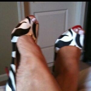 Giuseppe Zanotti stripe pumps sz 40